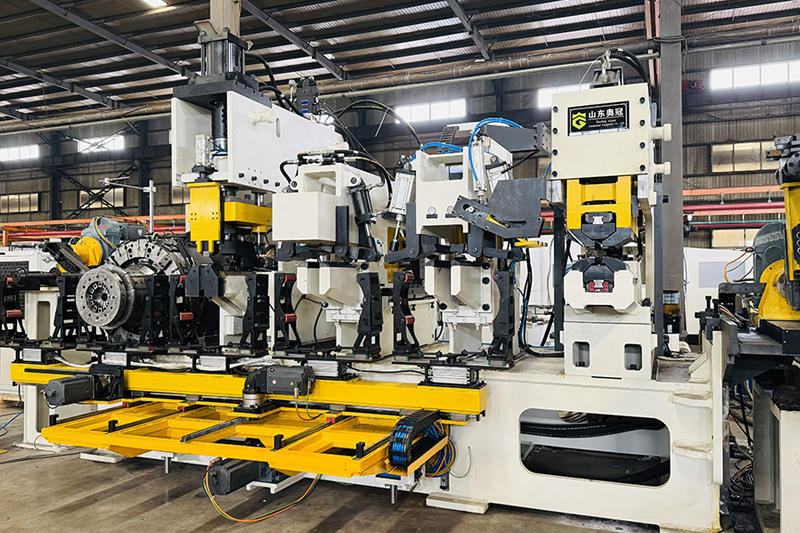 Machine d'ébavurage, de planage, de découpe et d’arrondissage